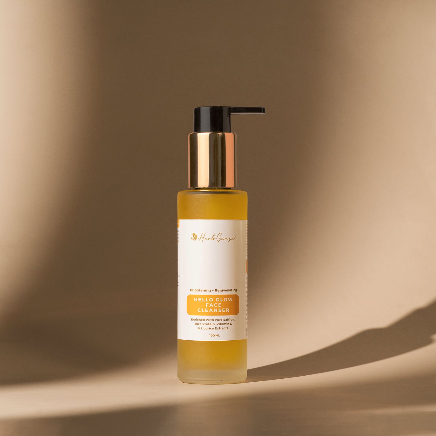 Hello Glow Plant Based Face Cleanser For Glowing & Nourished Skin | Vitamin C Face Wash For Glowing Skin | Enriched With Pure Saffron, Aloe Vera & Licorice Extract | NO Artificial Fragrance & Color | 100ml Glass Bottle