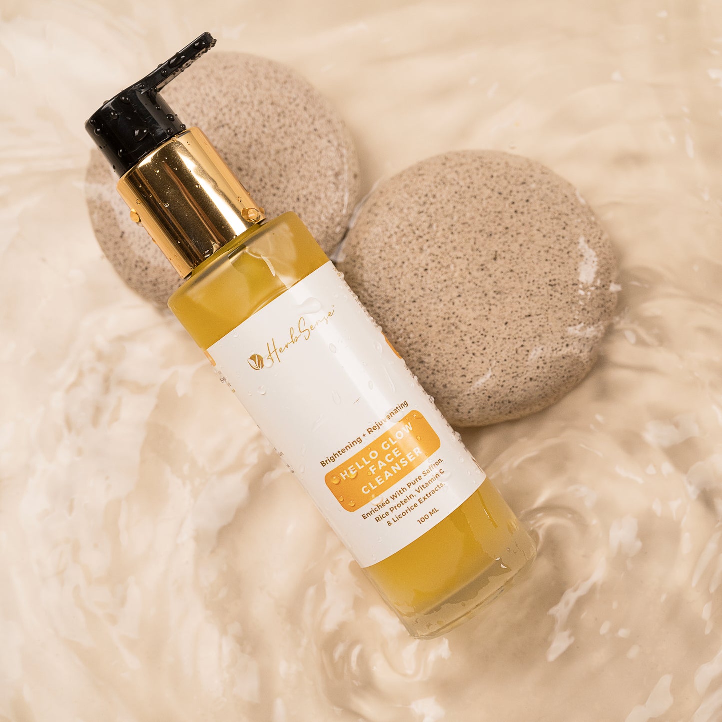 Hello Glow Plant Based Face Cleanser For Glowing & Nourished Skin | Vitamin C Face Wash For Glowing Skin | Enriched With Pure Saffron, Aloe Vera & Licorice Extract | NO Artificial Fragrance & Color | 100ml Glass Bottle