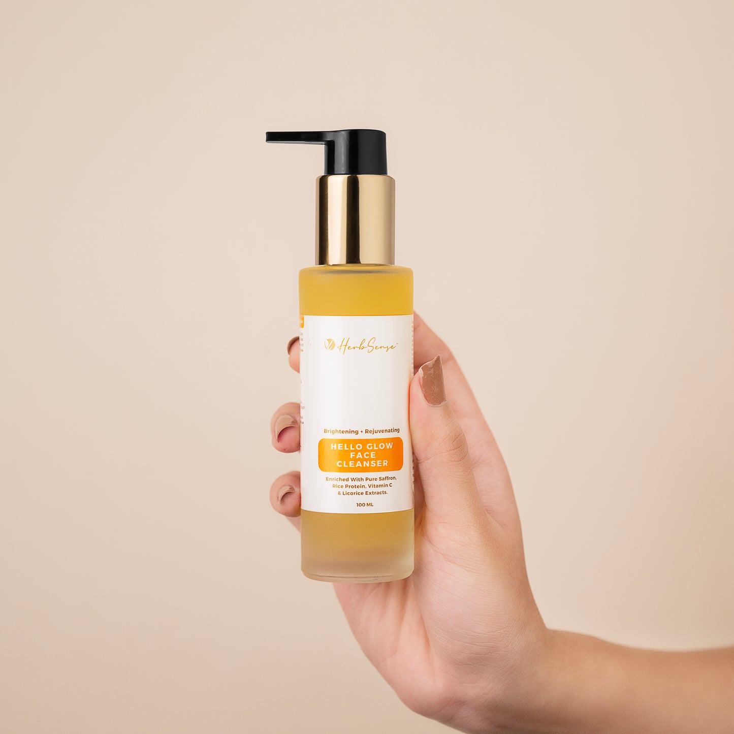 Hello Glow Plant Based Face Cleanser For Glowing & Nourished Skin | Vitamin C Face Wash For Glowing Skin | Enriched With Pure Saffron, Aloe Vera & Licorice Extract | NO Artificial Fragrance & Color | 100ml Glass Bottle